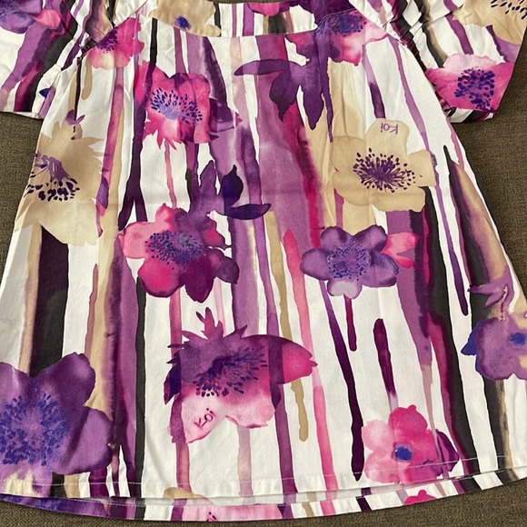 💰3 items for $25 🏷 Koi by Kathy Peterson Demi Scrub Top sz Small - Picture 4 of 14